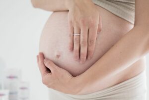 Anleitung Frau Bauchmassage Schwangerschaft