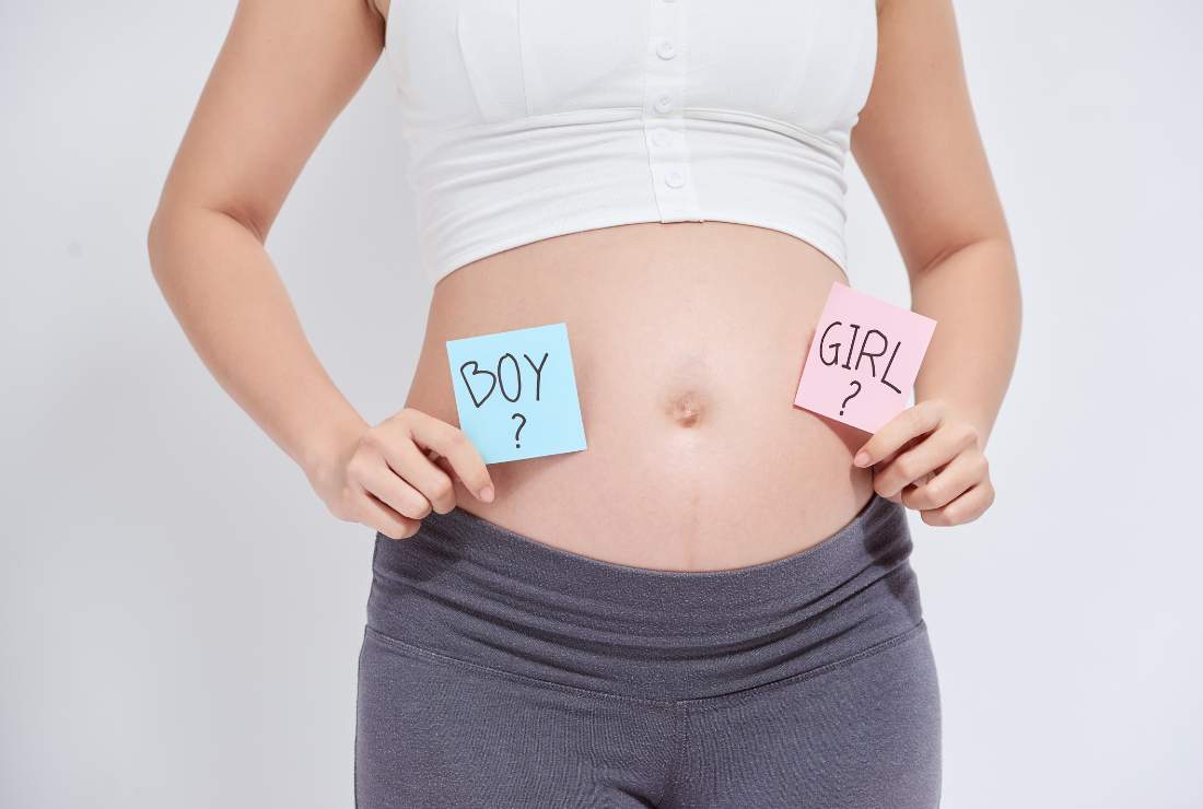 im vierten schwangerschaftsmonat wird das geschlecht erkennbar - wird es ein mädchen oder ein junge?